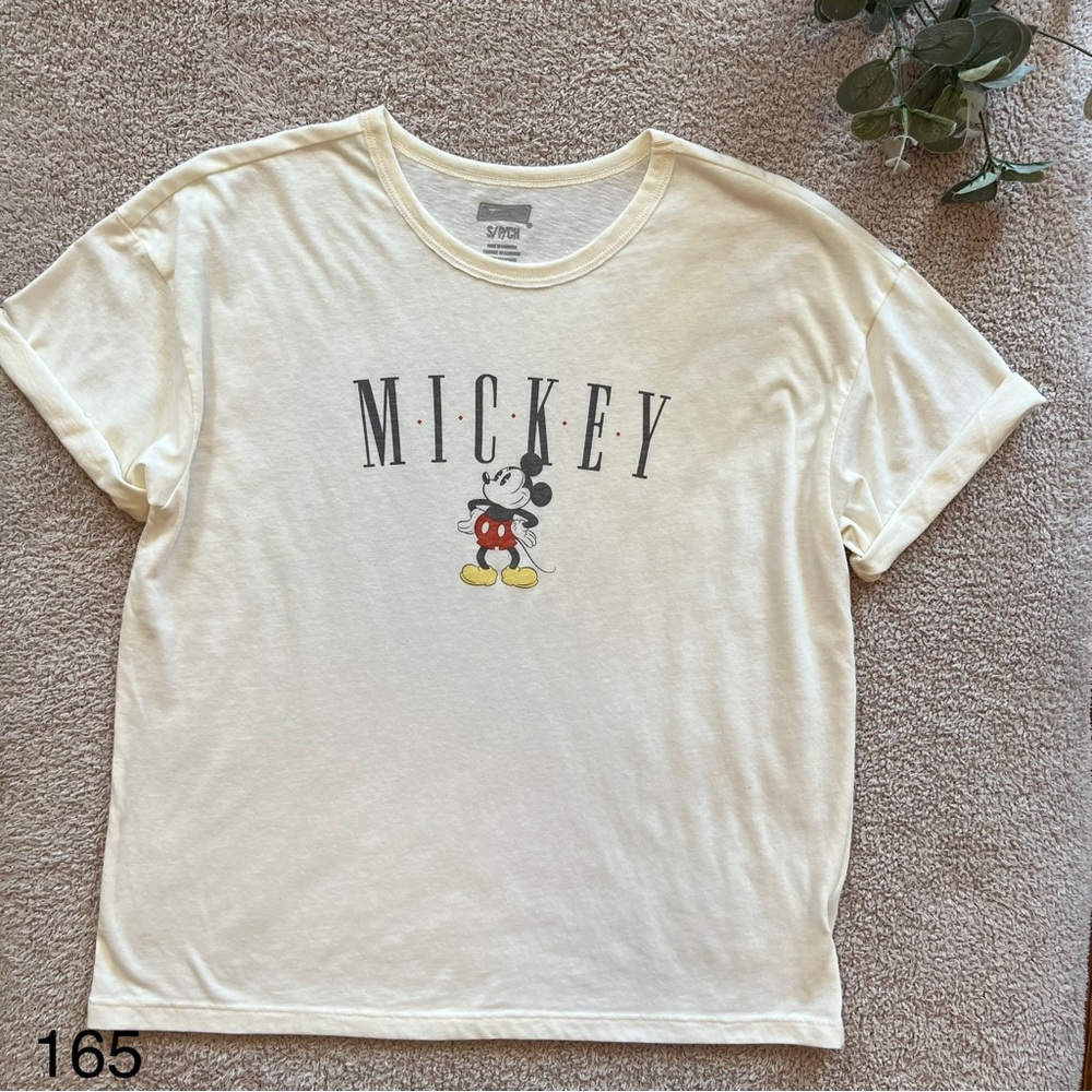 Tailgate, Disney tee, size small